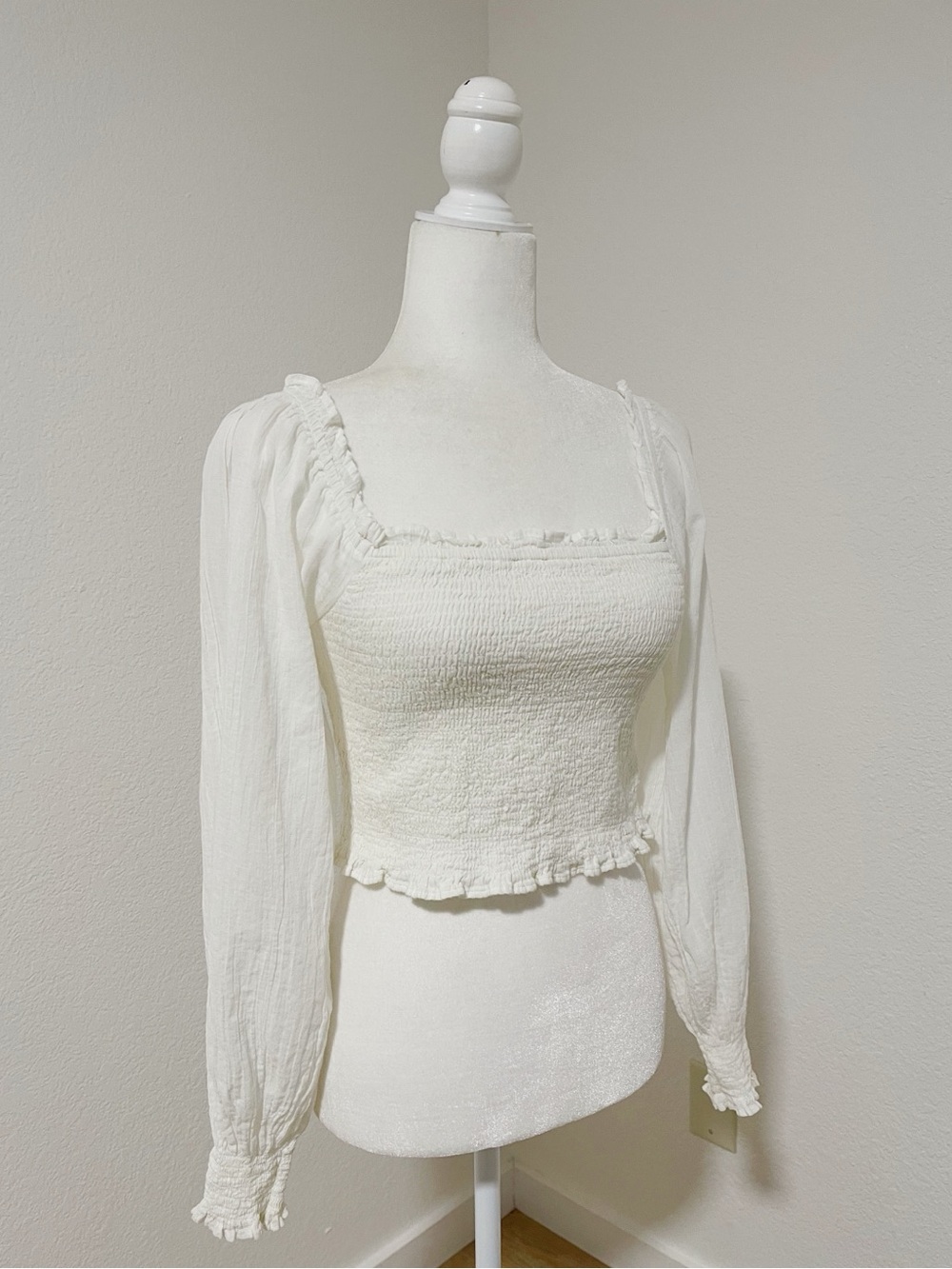 Aerie White Smocked Crop Top Medium Cotton Gauze Long Sleeve Boho